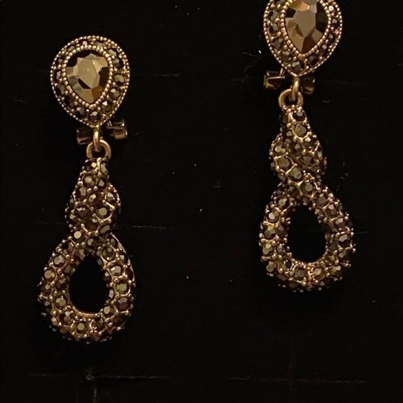 ✨🐆✨Heidi Daus “Sleek And Sophisticated” Earrings - Picture 3 of 5